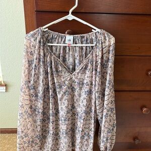 CAbi Women's Blouse - Cream and Blue Floral